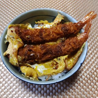 サクサクエビフライ丼